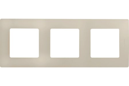 Рамка Legrand Etika 3 поста, цвет слоновая кость, арт. 672513