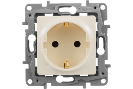 Розетка силовая одноместная встраиваемая Legrand Etika с заземлением, цвет слоновая кость, арт. 672321