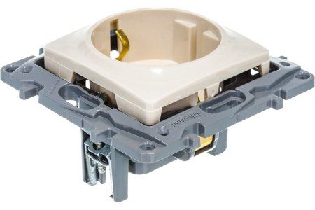 Розетка силовая одноместная встраиваемая Legrand Etika с заземлением, цвет слоновая кость, арт. 672321