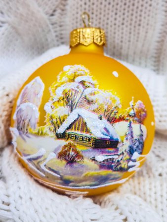 Шар Русская зима 6,5 см цвет золотой Шар Русская зима 6,5 см цвет золотой