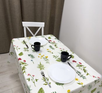 Клеенка ПВХ Meiwa Полевые цветы мультиколор/белый фон 1,37х20м