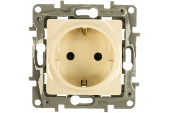 Розетка силовая одноместная встраиваемая Legrand Etika с заземлением, цвет слоновая кость, арт. 672322