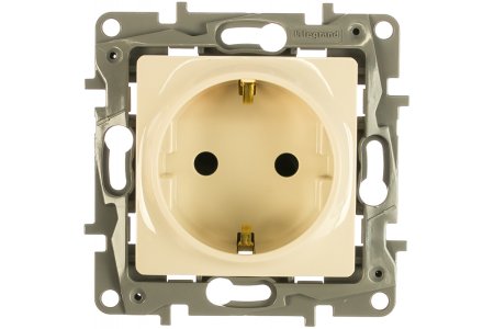 Розетка силовая одноместная встраиваемая Legrand Etika с заземлением, цвет слоновая кость, арт. 672322