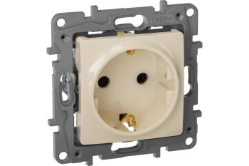 Розетка силовая одноместная встраиваемая Legrand Etika с заземлением, цвет слоновая кость, арт. 672322