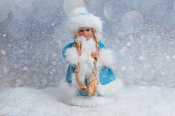 Снегурочка музыкальная 15х30 см голубой